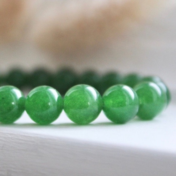 Dark Green Jade Gemstone Chakra Balancing Stretchy Energy Bracelet - Picture 1 of 5